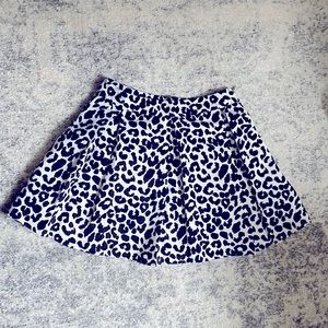 SUPER CUTE Boutique B&W Leopard Print Skirt | Size Small